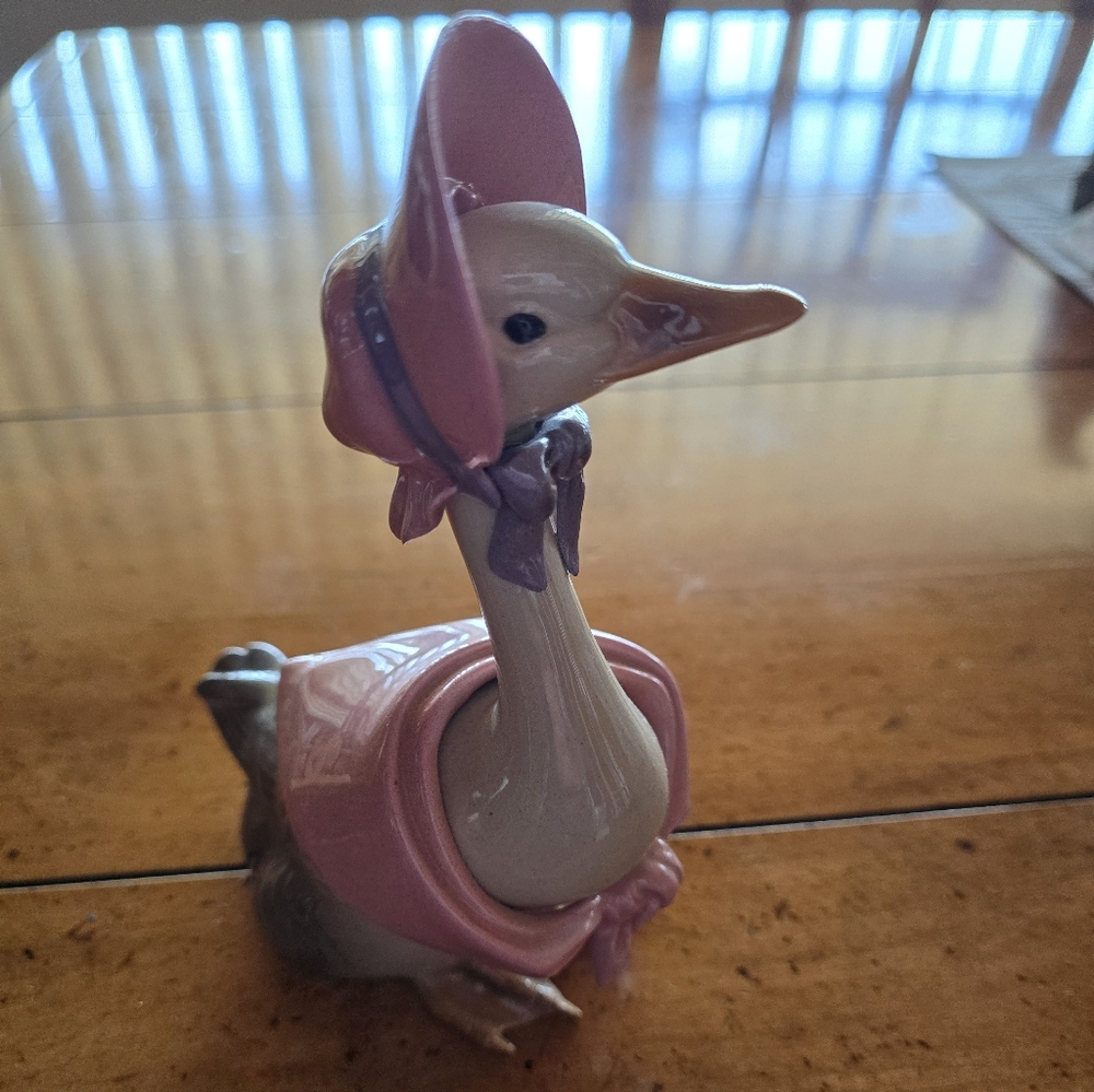 Vintage 1970s Hagen-Renaker DW Mother Goose Porclain Figure